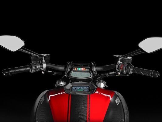 Фото мотоцикла Ducati Diavel Carbon